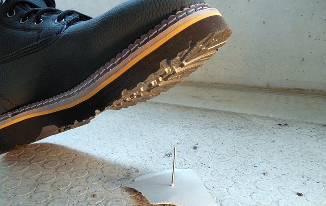 Bezpieczeństwo na miejscu pracy: Kluczowa rola butów roboczych