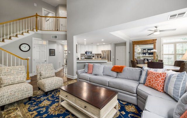 Ergonomia w domowym biurze – jak urządzić wygodną przestrzeń