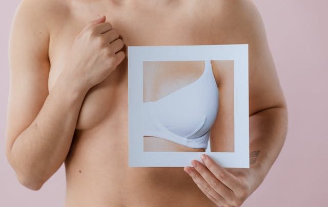 Jak przebiega biopsja piersi i co oznaczają wyniki badania?