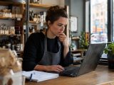 Samodzielne SEO lokalnej firmy: które problemy wymagają pomocy specjalisty?